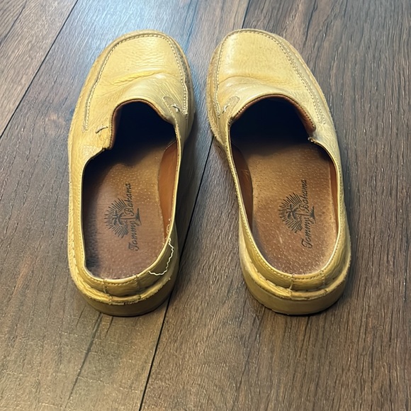 Tommy Bahama made in Spain yellow leather loafer - Picture 3 of 6